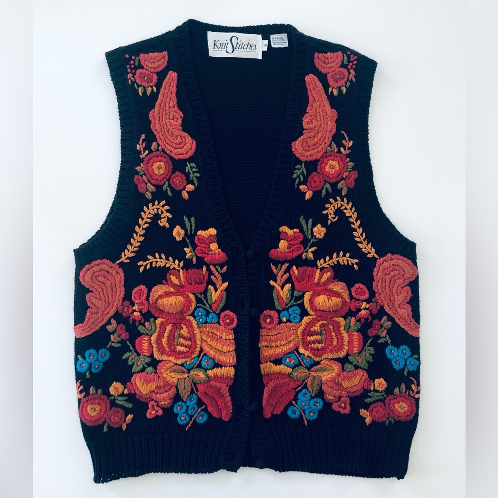 Embroidered festive fall floral pattern knit vest by Knit Stiches VTG 80's Small